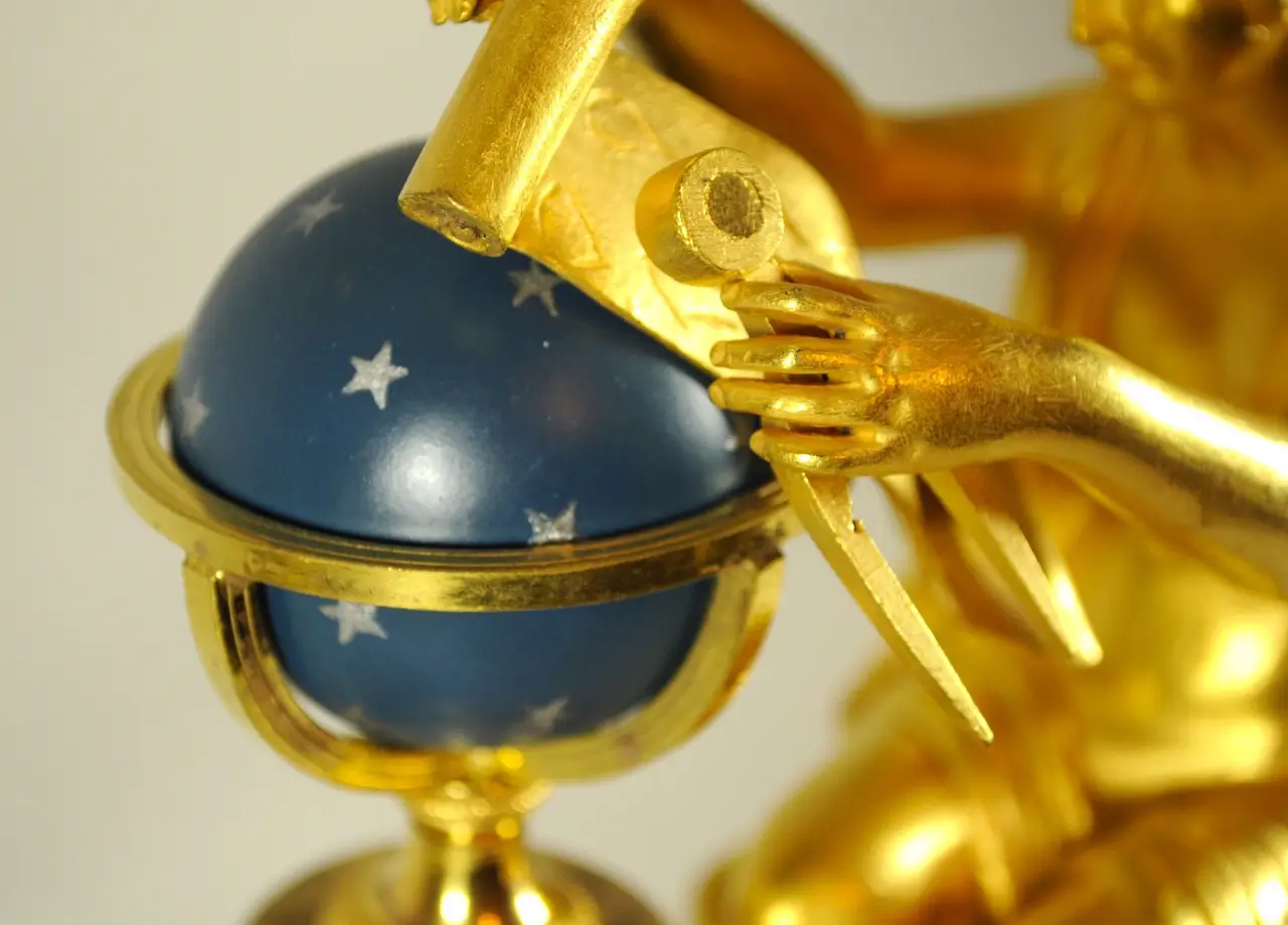 Pendola francese rappresentante l'allegoria dell'Astronomia - immagine 6