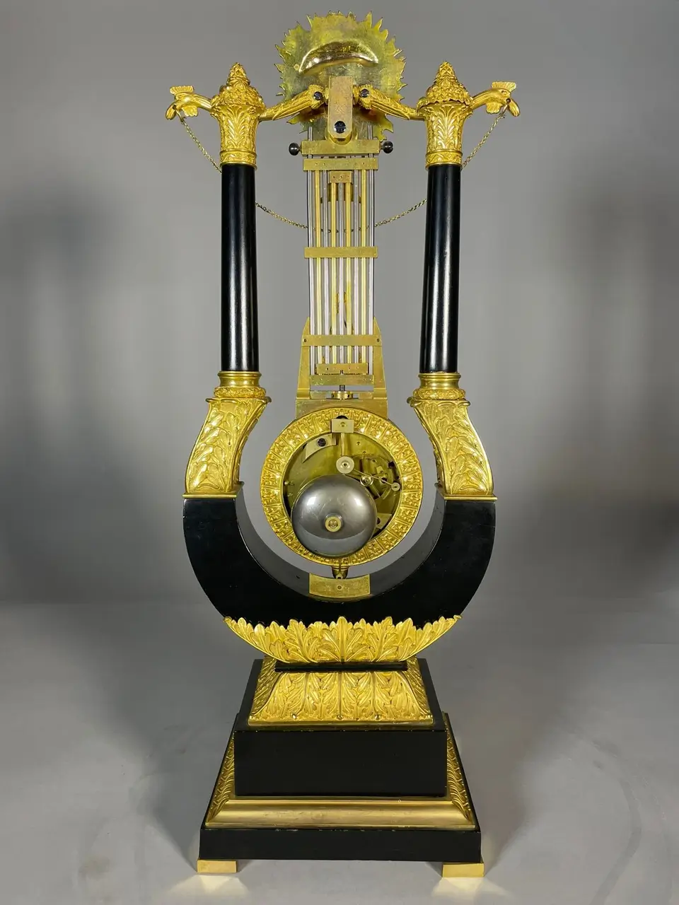 Regolatore francese Carlo X del modello “lira oscillante” - immagine 4